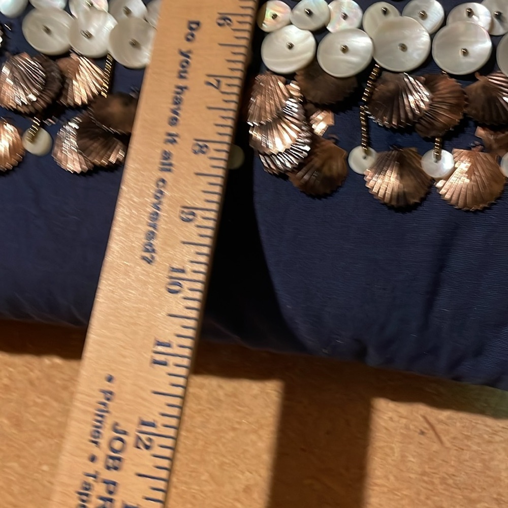 Shell accent pillow - Picture 7 of 9